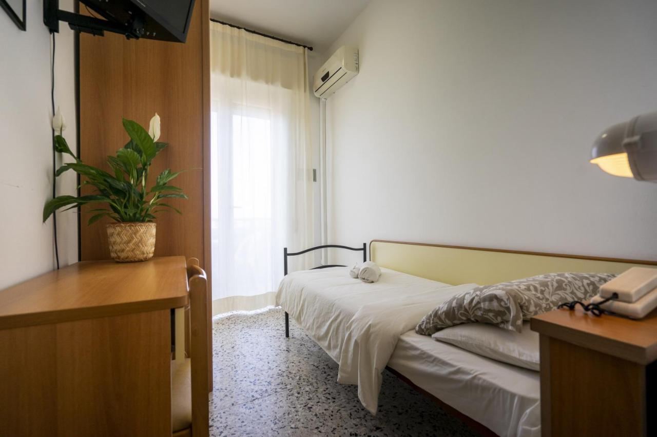 Hotel Mamy Rimini Exterior photo