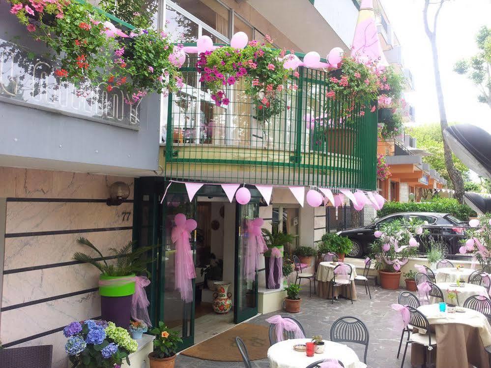 Hotel Mamy Rimini Exterior photo